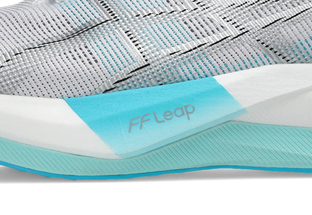 軽量＆高反発の新素材　FF LEAP