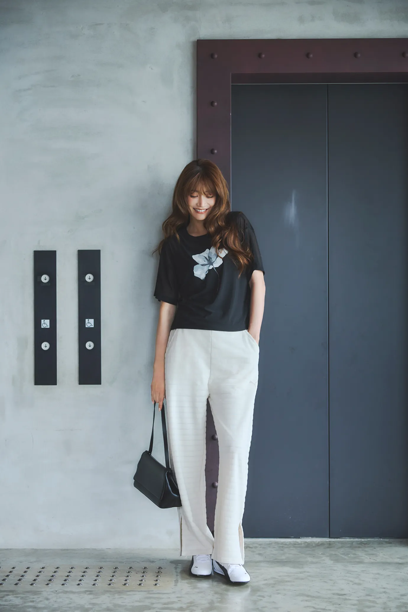 LOOK1