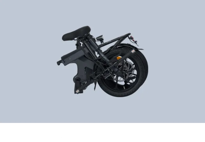 折りたたむことで持ち運びも自由
